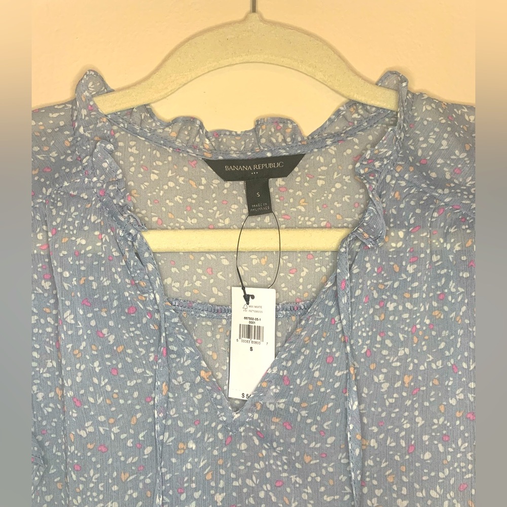 NWT Banana Republic women’s sleeveless blouse